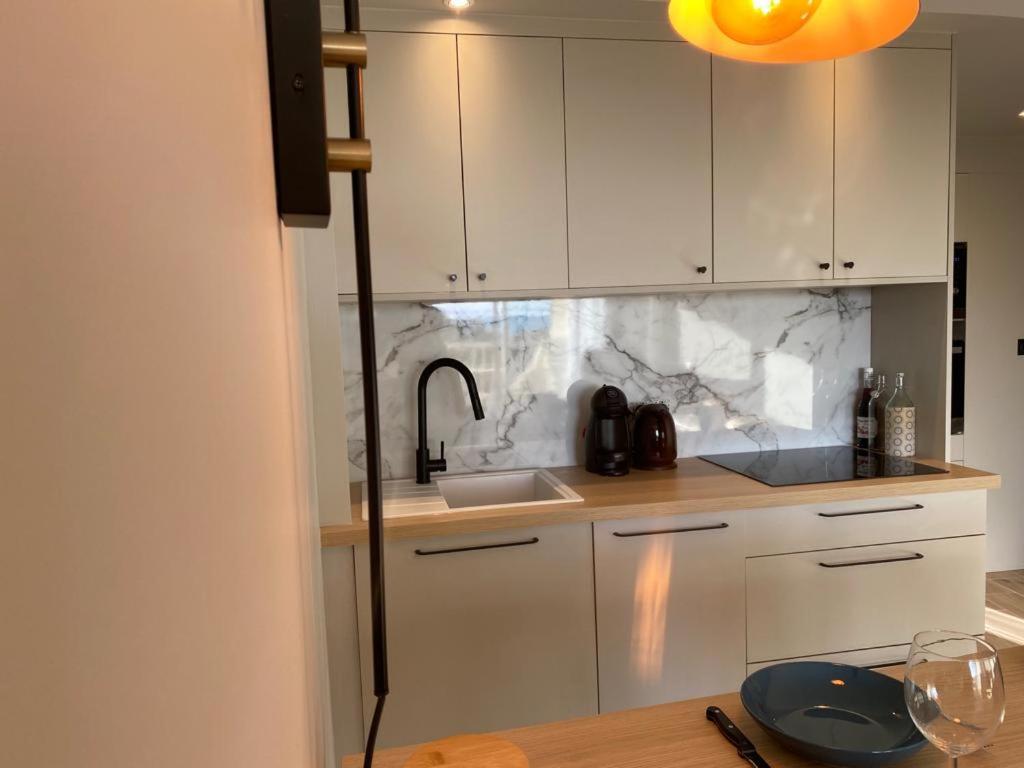 Le Cali, P2 Cabine Dans Une Residence Avec Piscine, Vue Mer Et Parking Prive La Grande-Motte Exterior photo